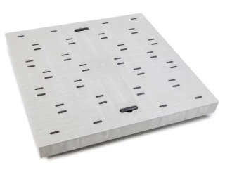 Mondial plastový plný poklop se dvěma madly pro rám 700x700 mm do 12,5 t